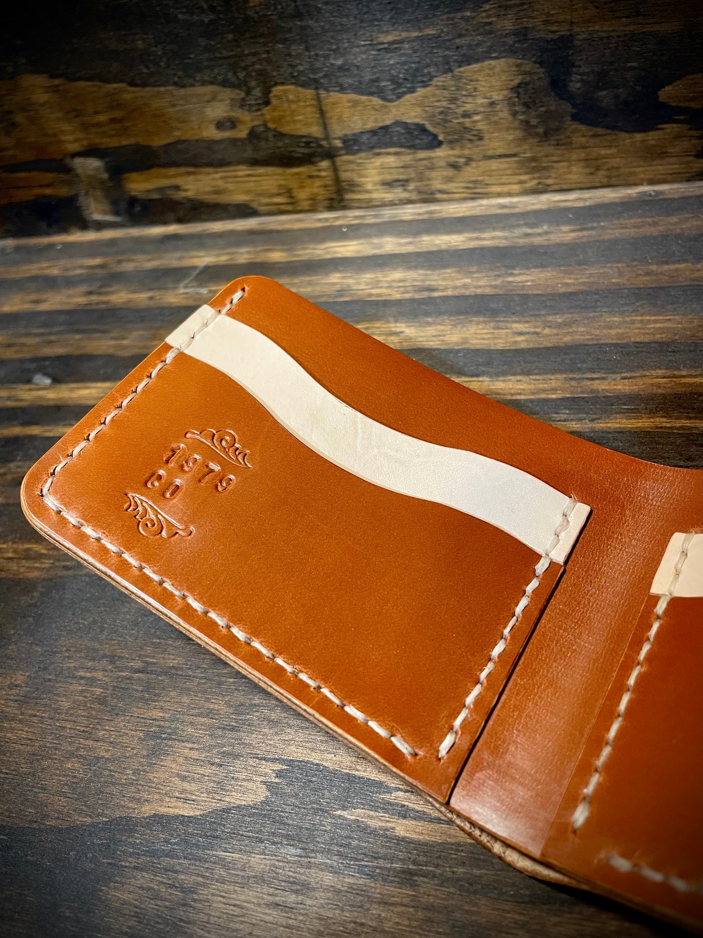 Classic Bifold Wallet in Glass Tan