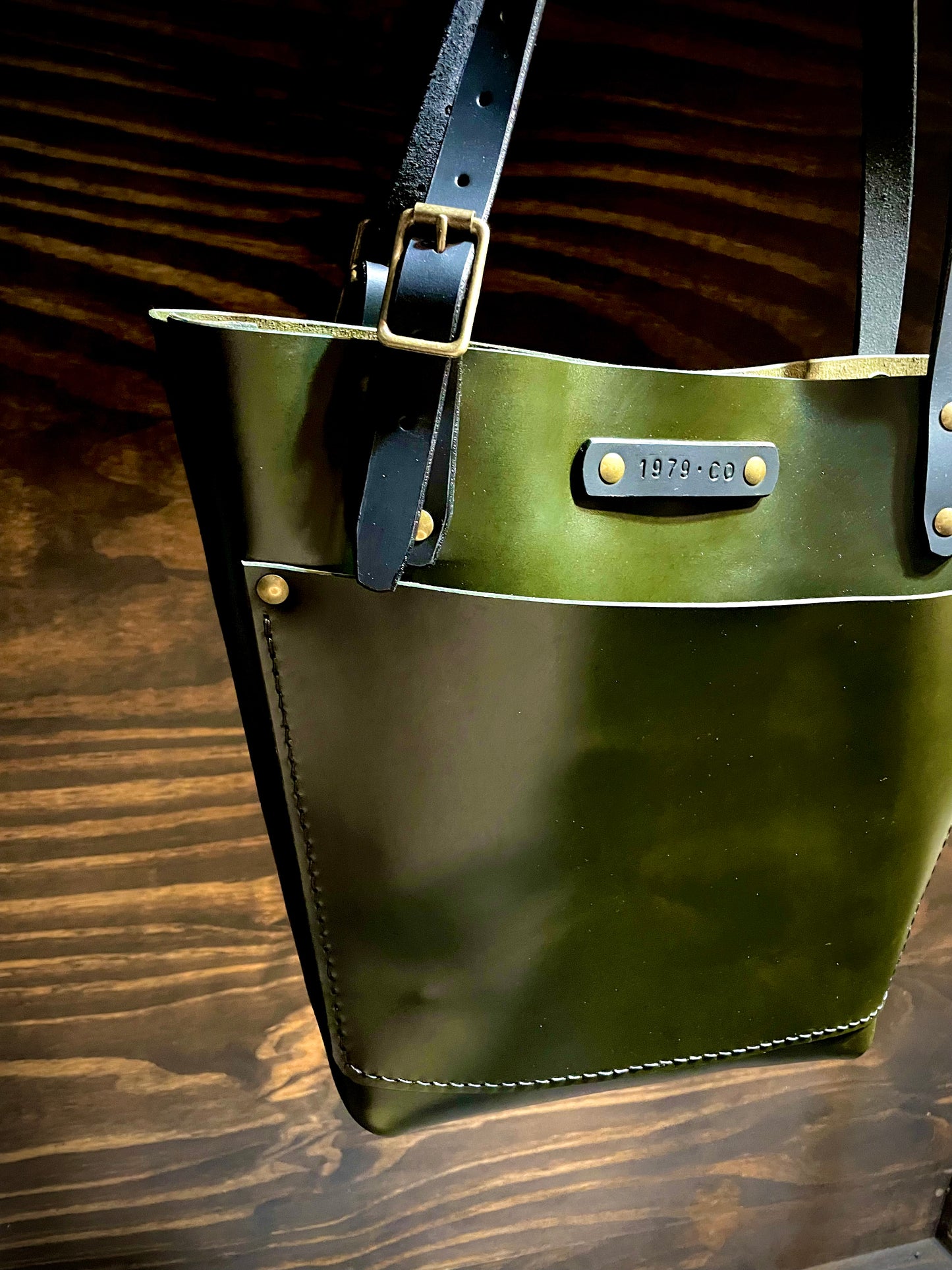 Duvall tote bag in London Green
