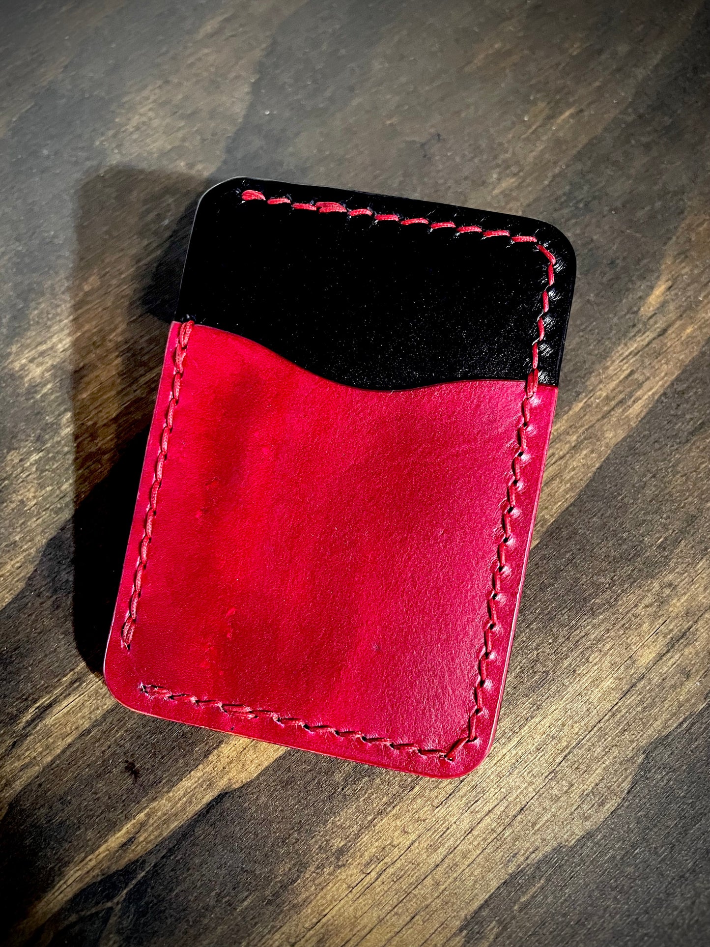 The Osbourne minimalist wallet in Black n Blood