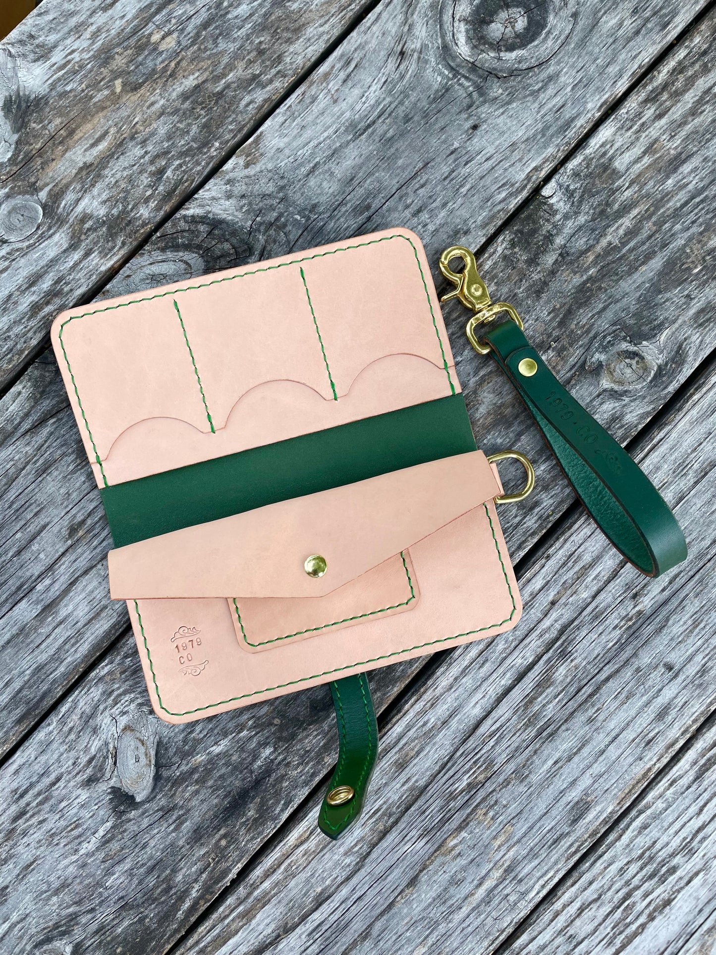 Sophia Clutch Wallet in Green